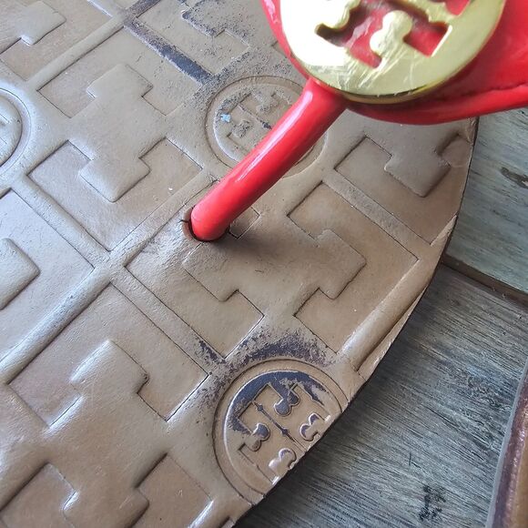 Tory Burch THORA Flip Flops Sandals US 7M Red Patent Leather Logo Made in Brazil - Picture 4 of 7